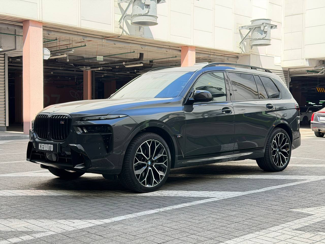Купити BMW X7 M60i Київ