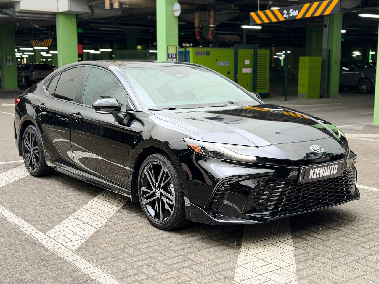 Купити Toyota Camry Київ