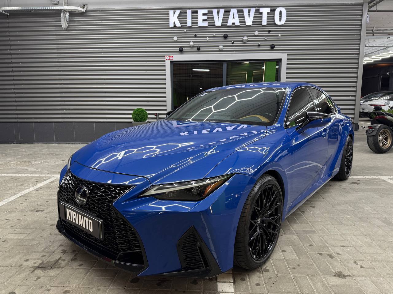 Купити Lexus IS300 Київ