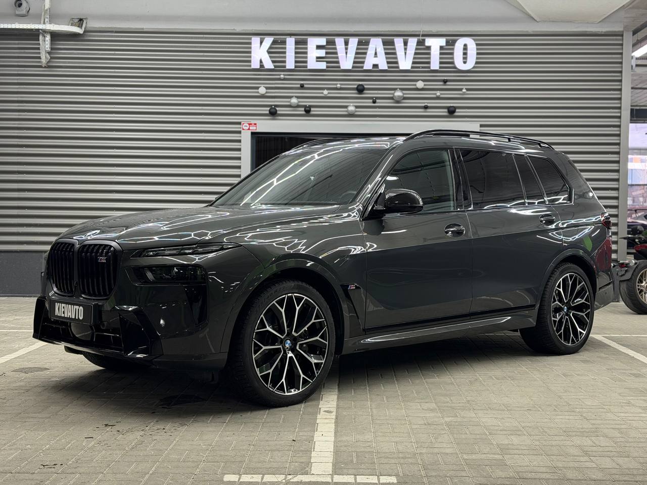 Купити BMW X7 M60i Київ