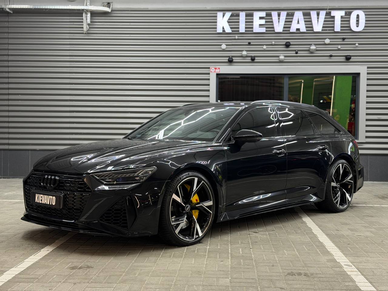 Купити Audi RS6 Київ