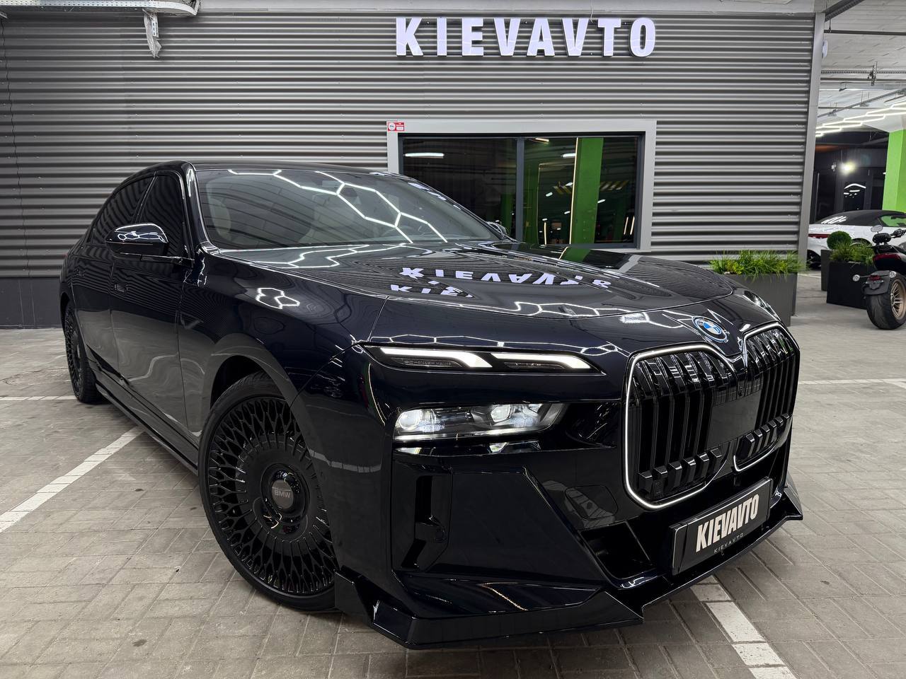 Купити BMW I7 Київ