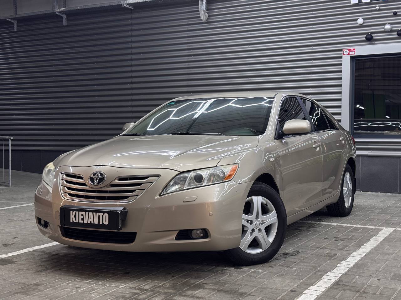 Купити Toyota Camry  Київ