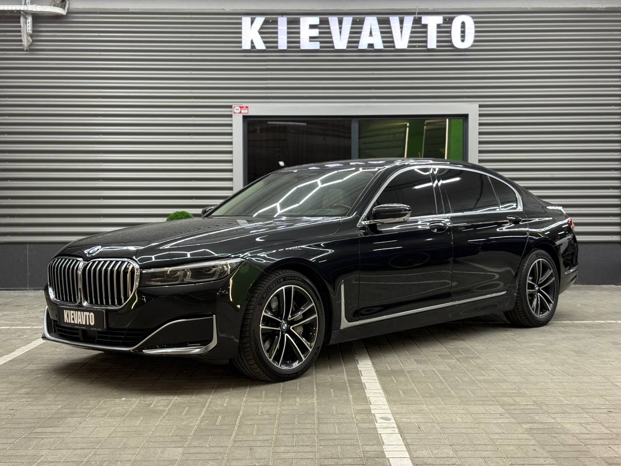 Купити BMW 750 Long Київ