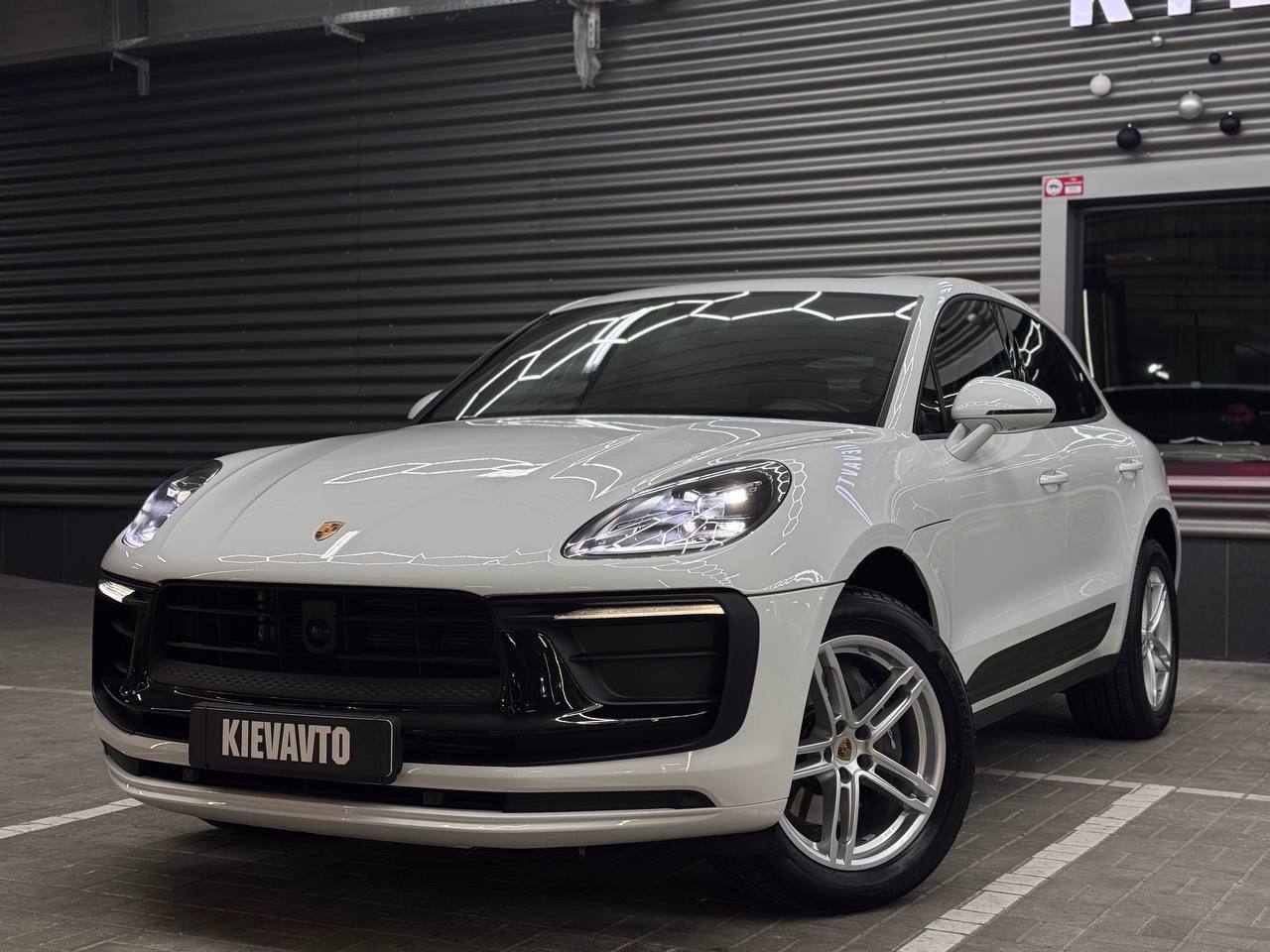 Купити Porsche Macan Київ