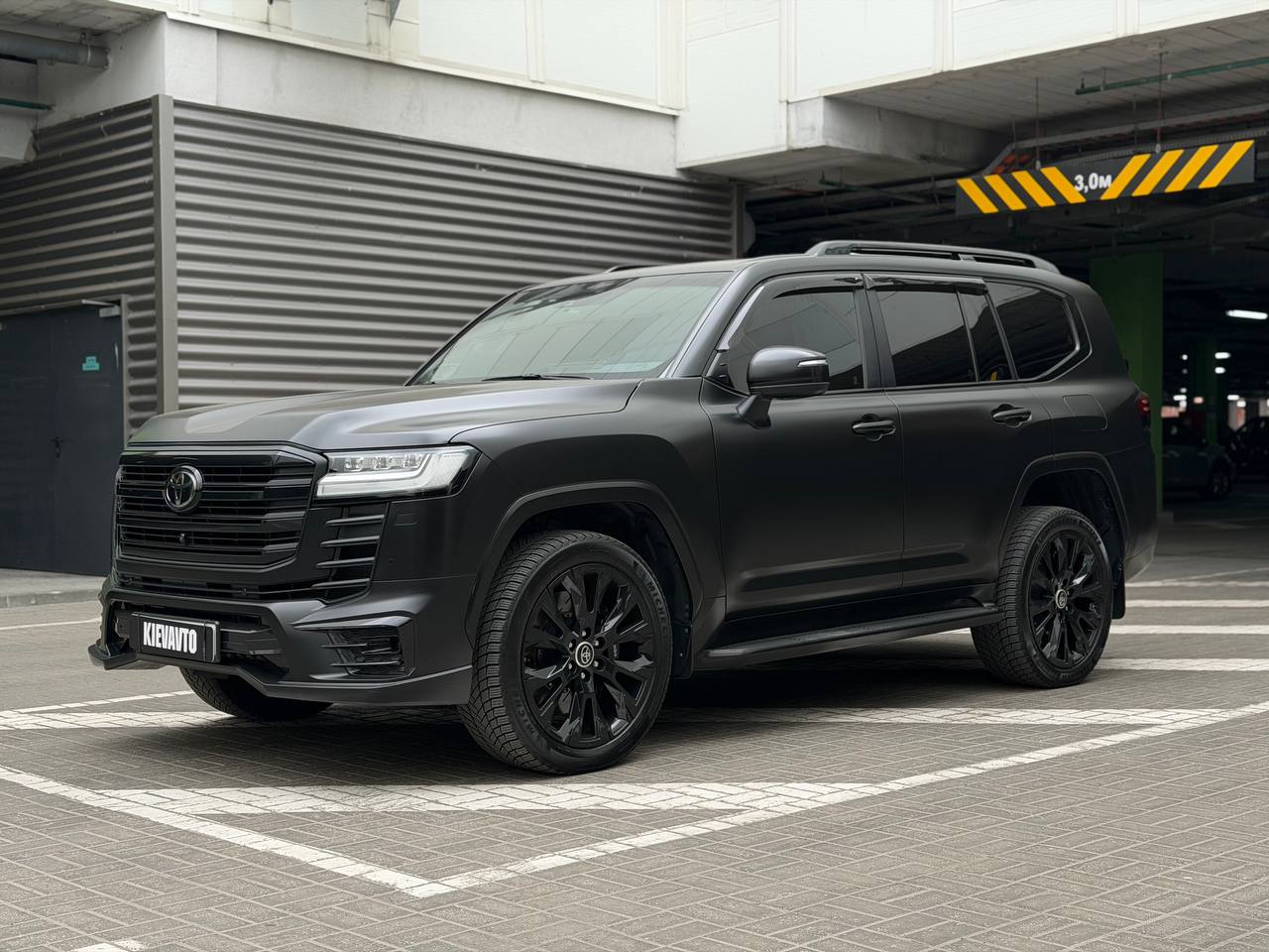 Купити Toyota Land Cruiser 300 Київ