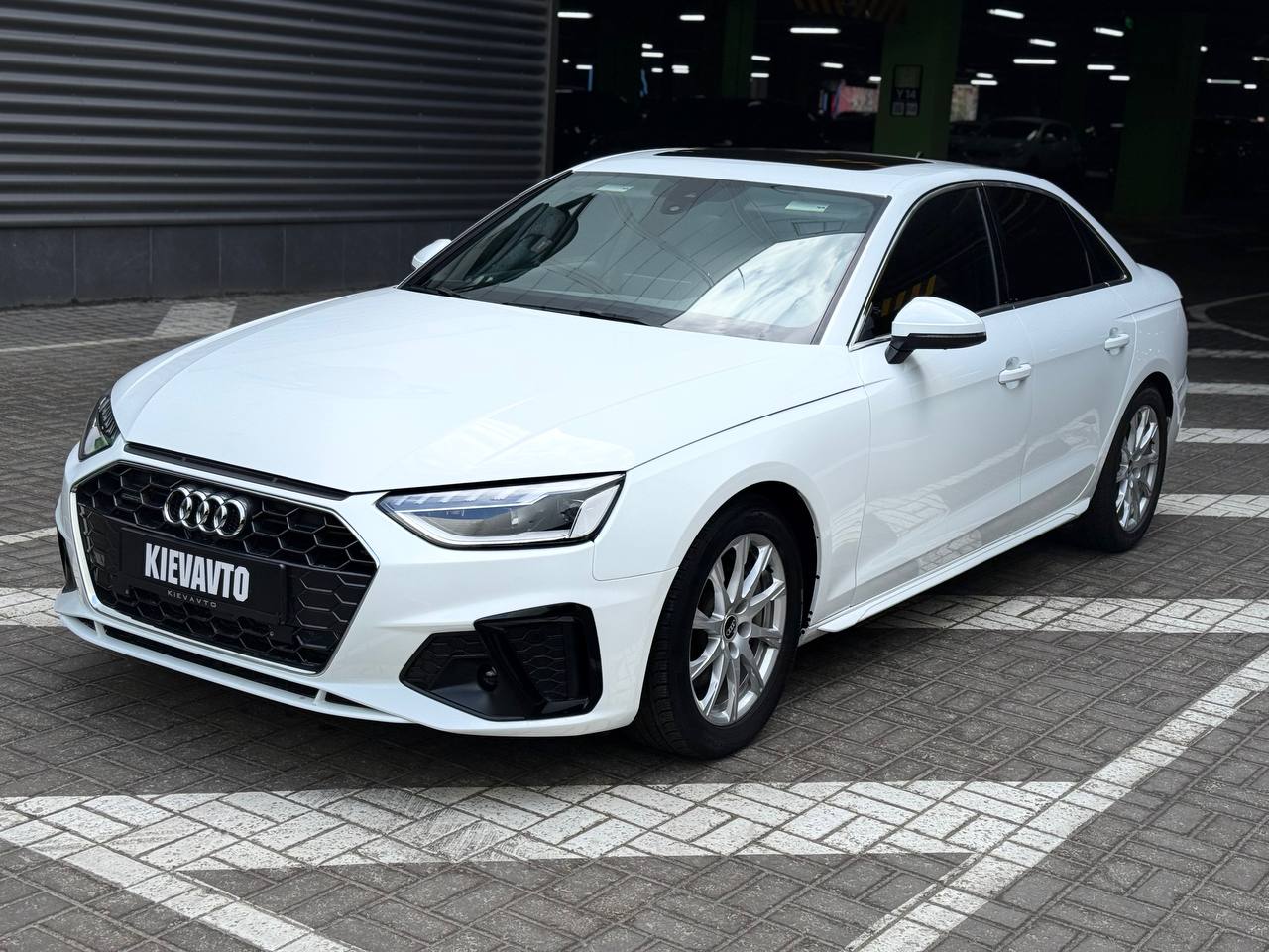 Купити Audi a4 Київ