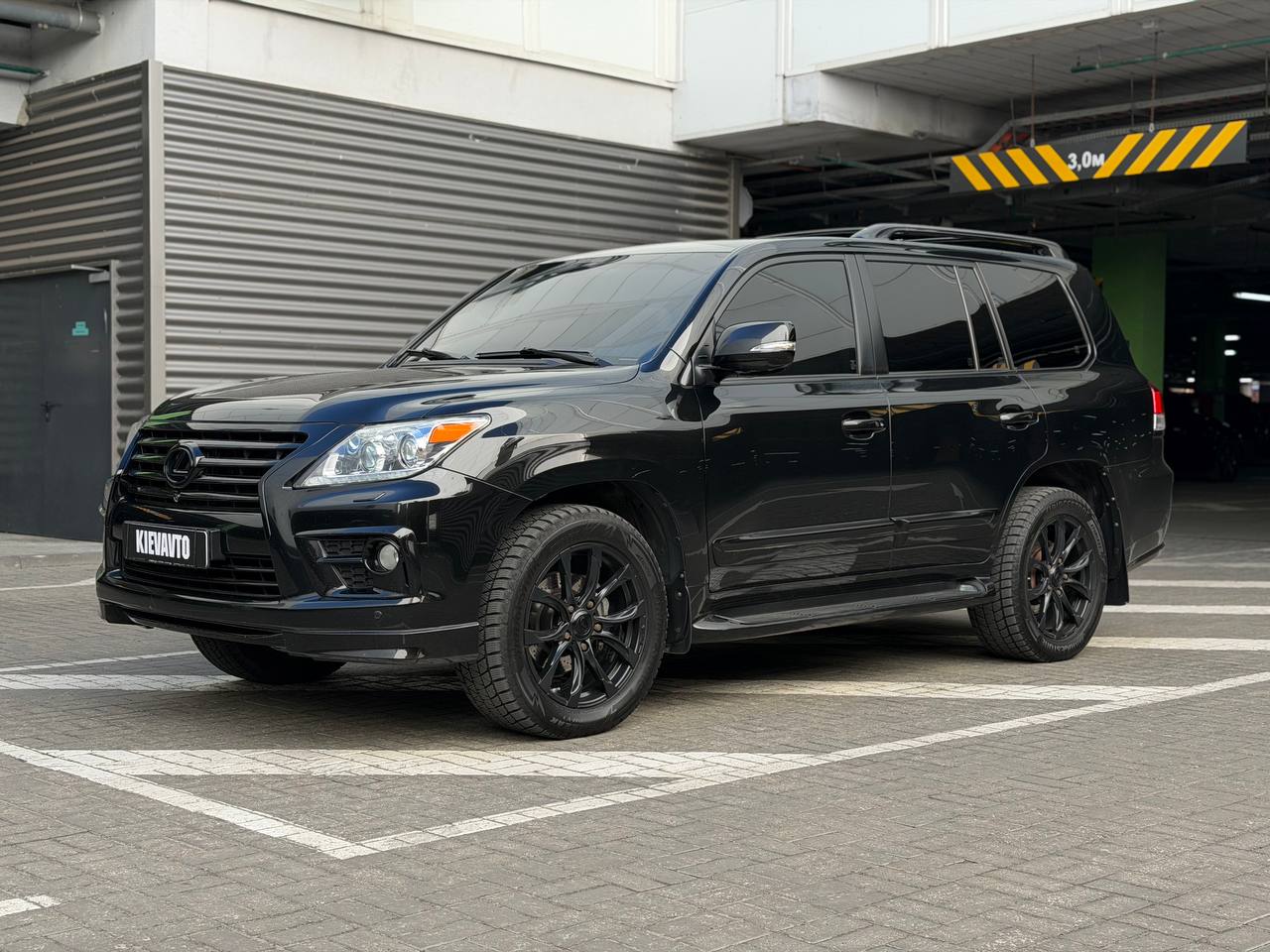Купити Lexus LX 570 Київ