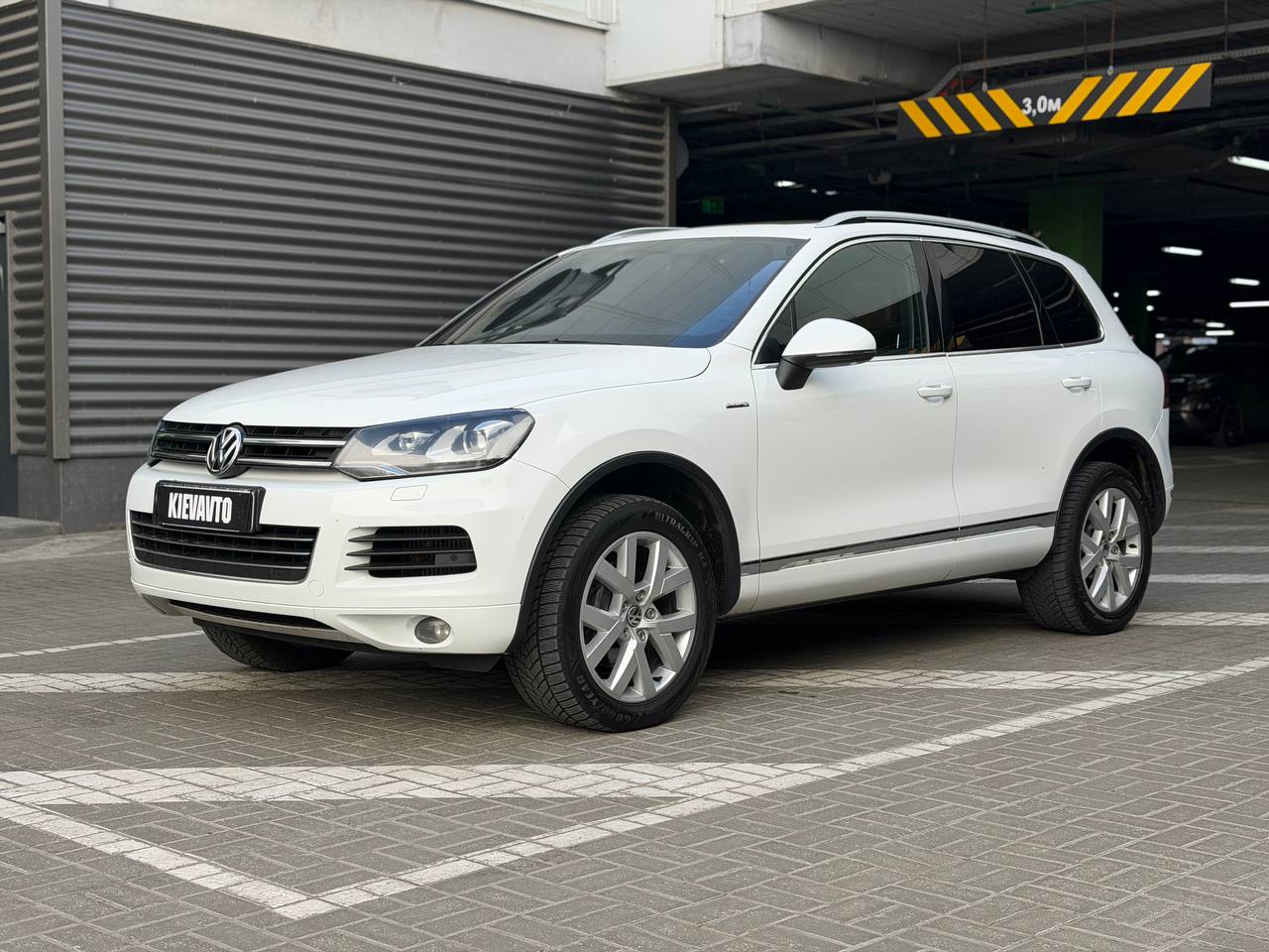 Купити Volkswagen Touareg Київ