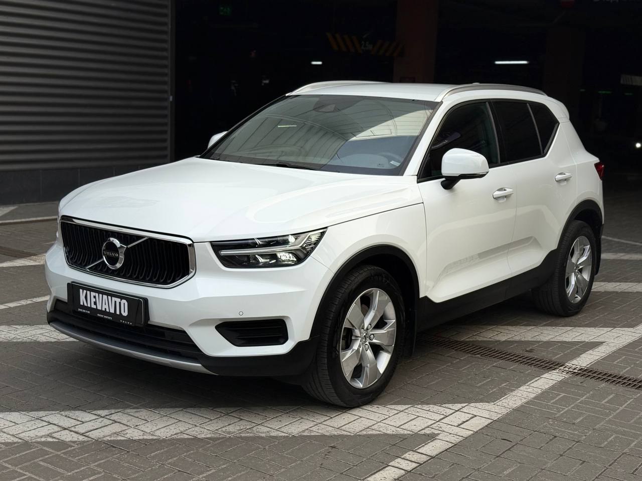 Купити Volvo XC40 Київ