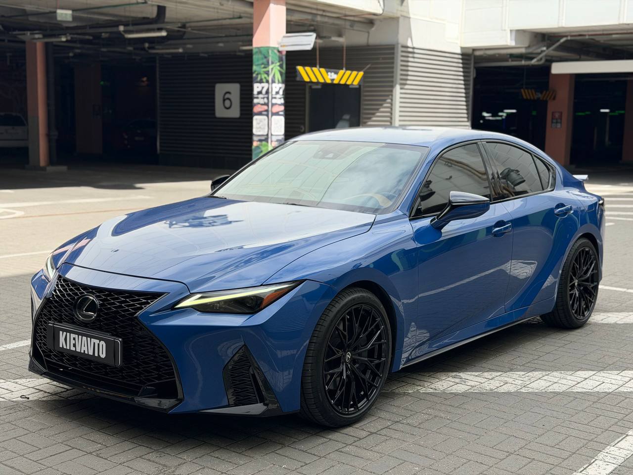 Купити Lexus IS300 Київ