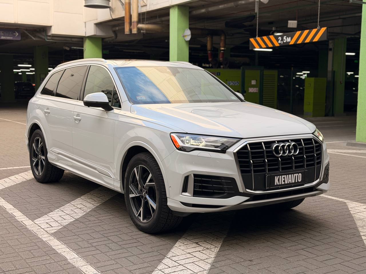Купити Audi Q7 Київ