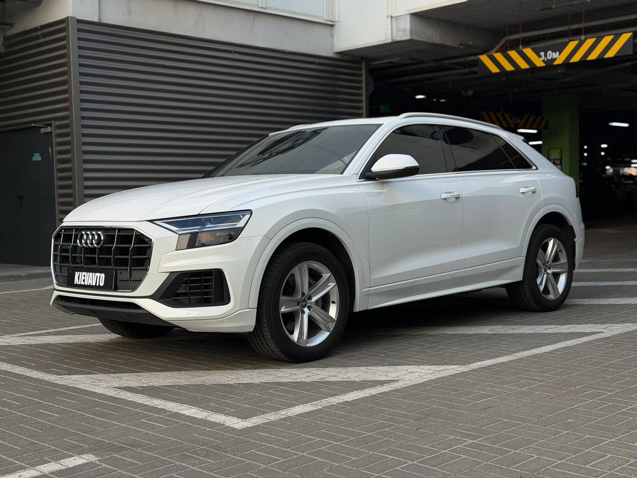 Купити Audi Q8 Premium Plus Київ