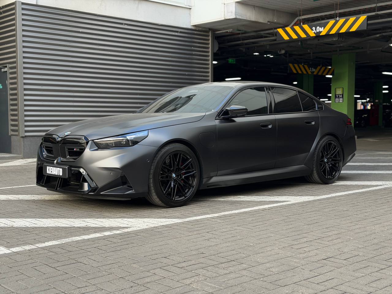 Купити BMW M5 Київ