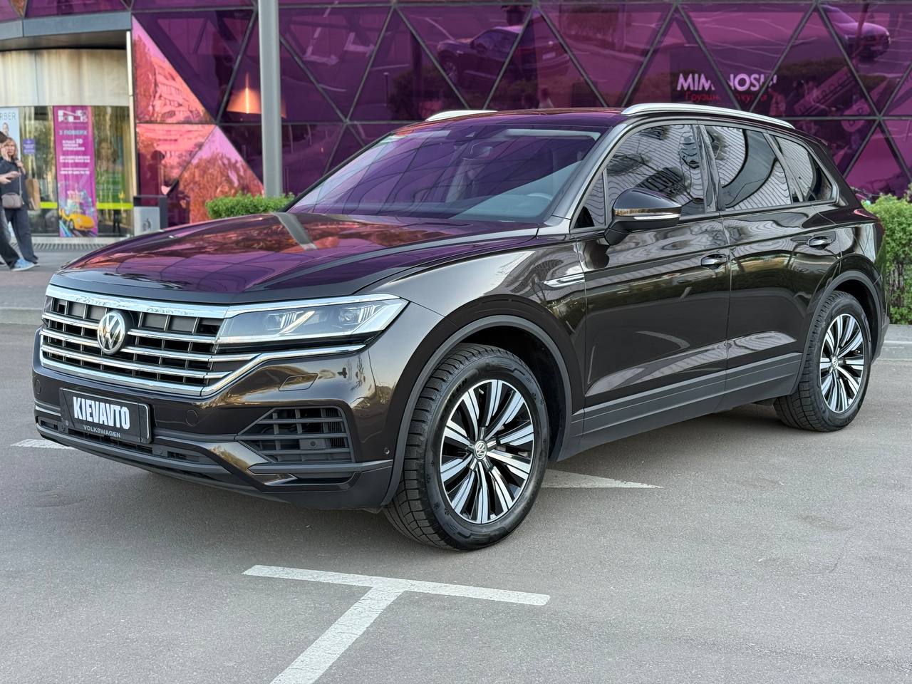 Купити Volkswagen Touareg Київ
