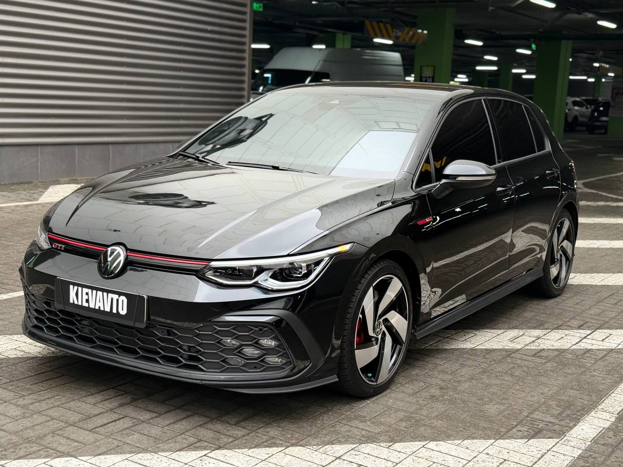 Купити Volkswagen Golf GTI Київ