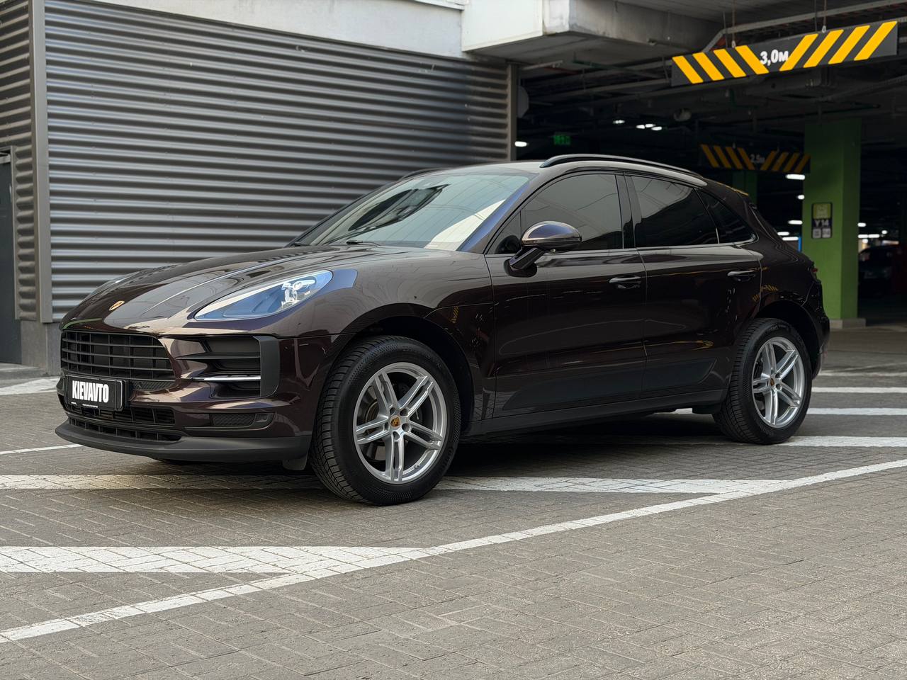 Купити Porsche Macan Київ