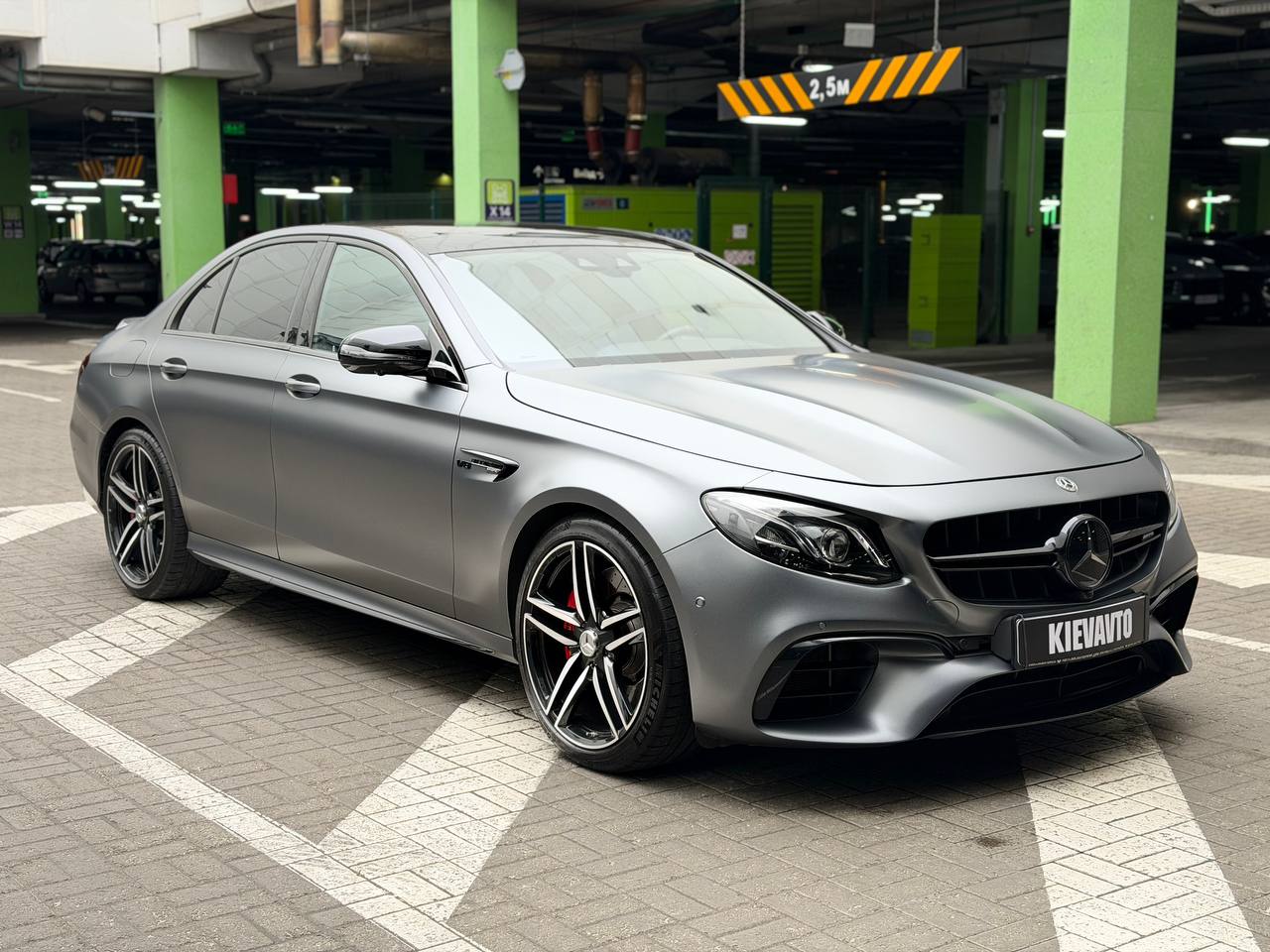 Купити Mercedes-Benz E63S Київ