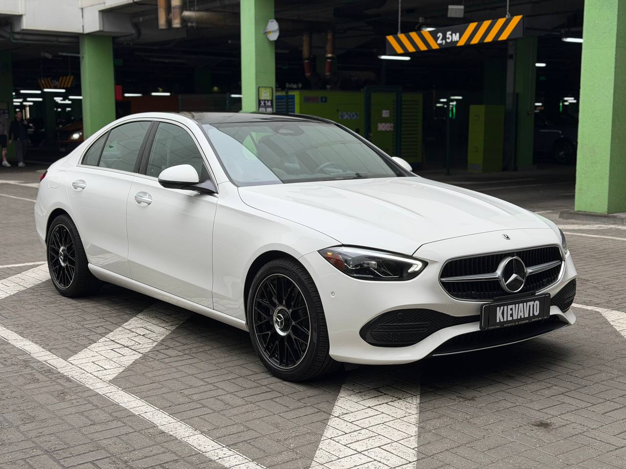 Купити Mercedes Benz C300 Київ