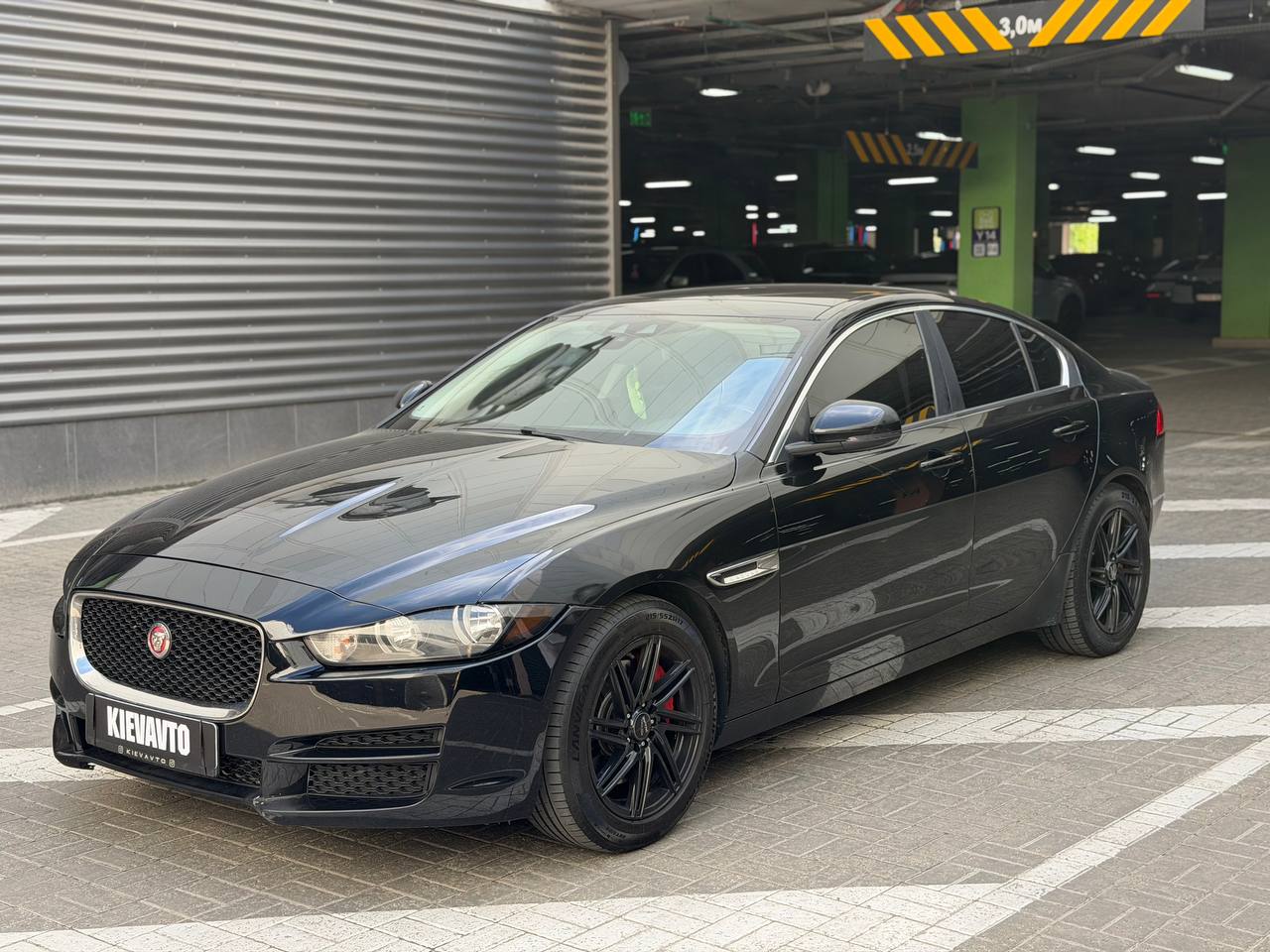Купити Jaguar XE Київ
