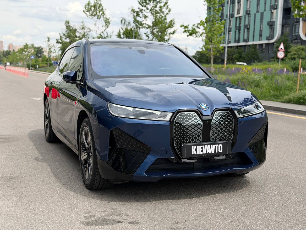 Купити BMW iX 50 Київ