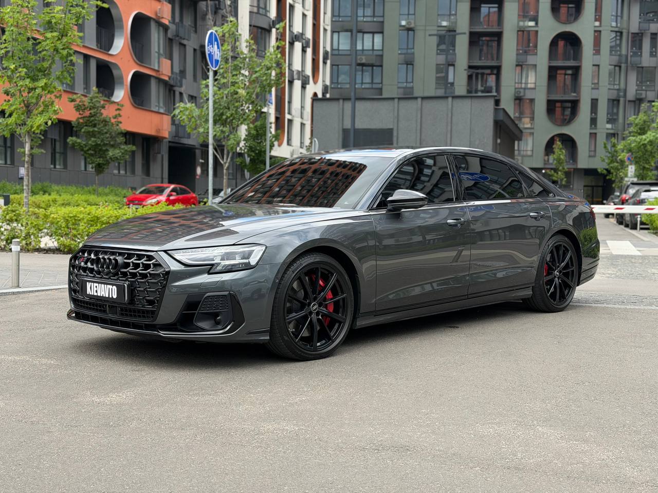 Купити Audi S8 Long Київ