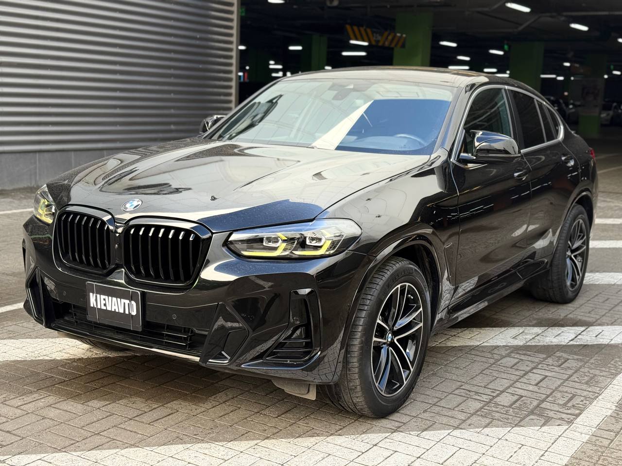 Купити BMW X4 30i Київ