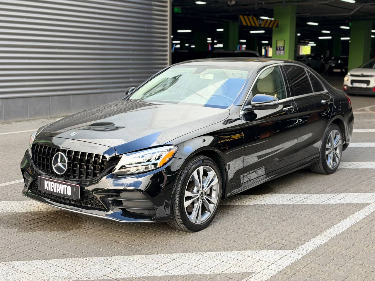 Купити Mercedes C 300 Київ
