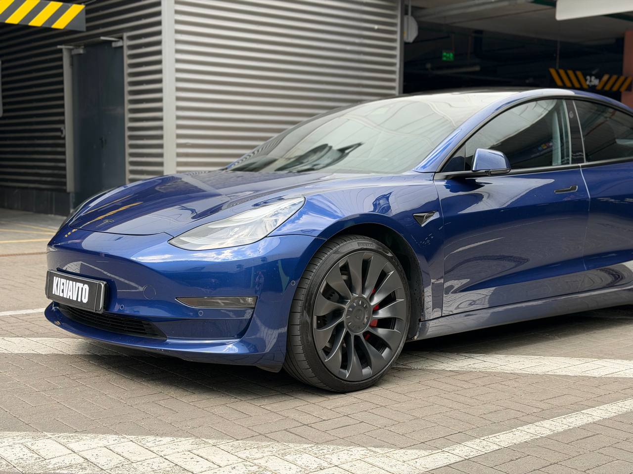 Купити Tesla Model 3 Performance Київ