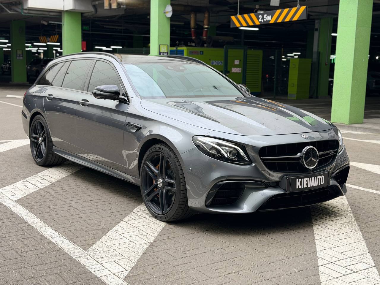 Купити Mercedes-Benz E63 Київ