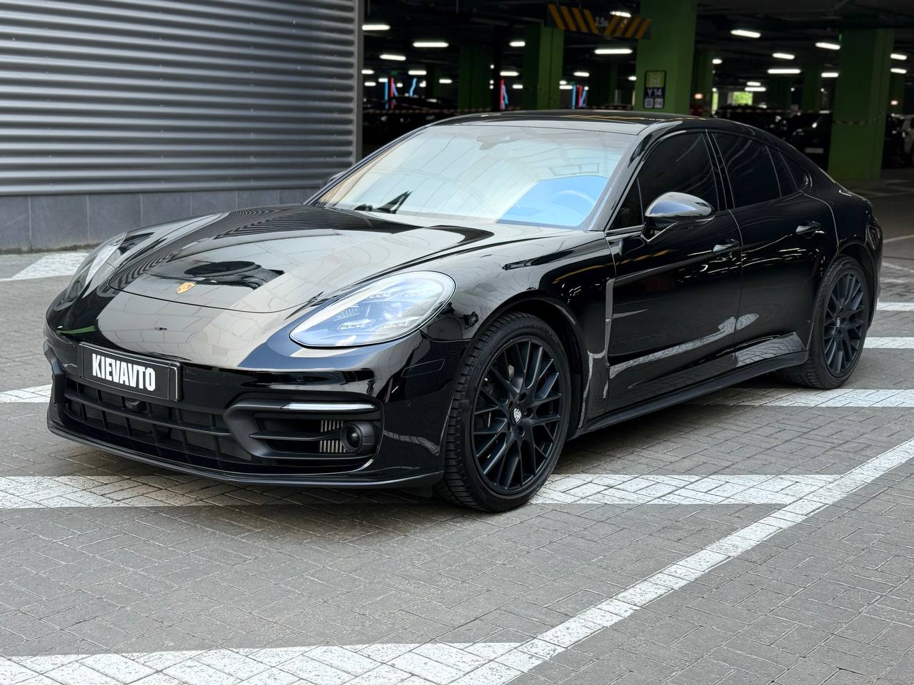 Купити Porsche Panamera Київ