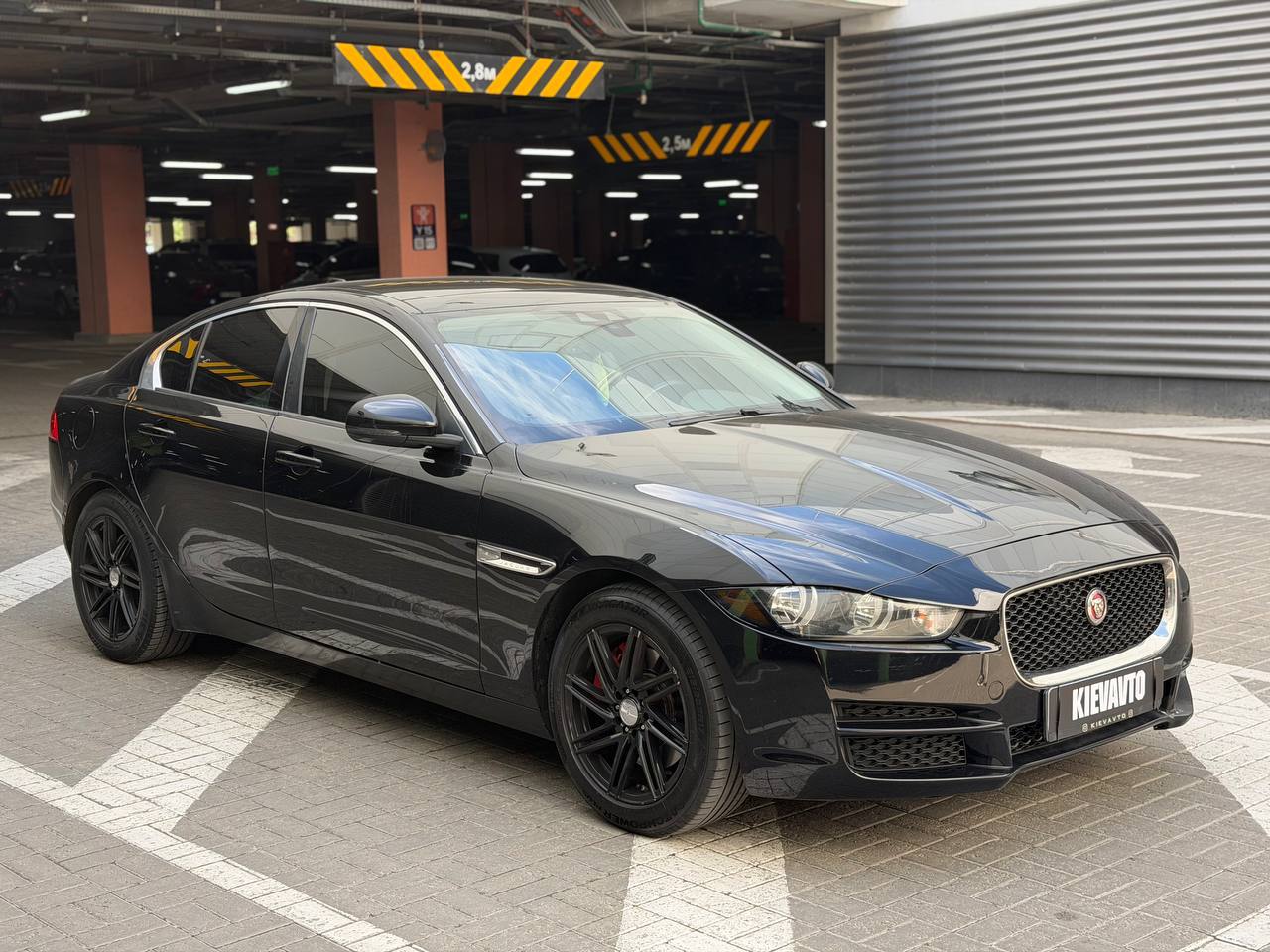 Купити Jaguar XE Київ