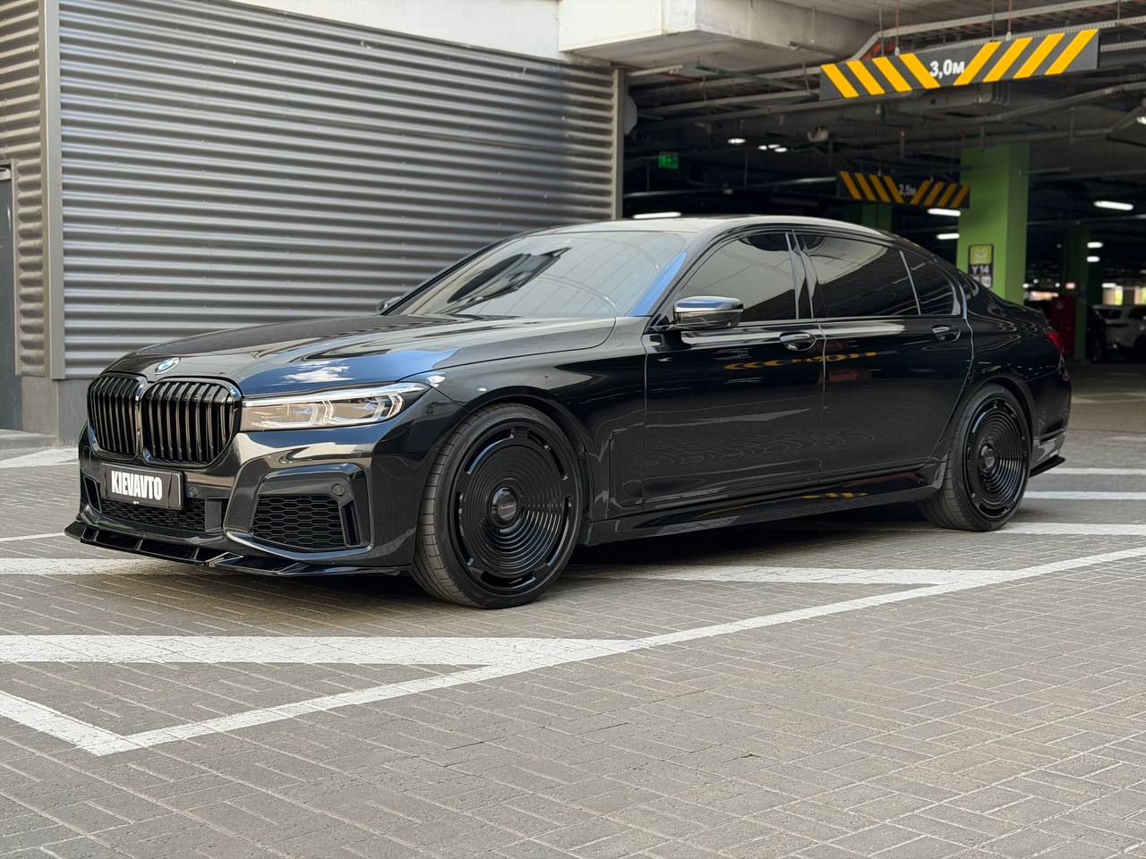 Купити BMW 740 Київ