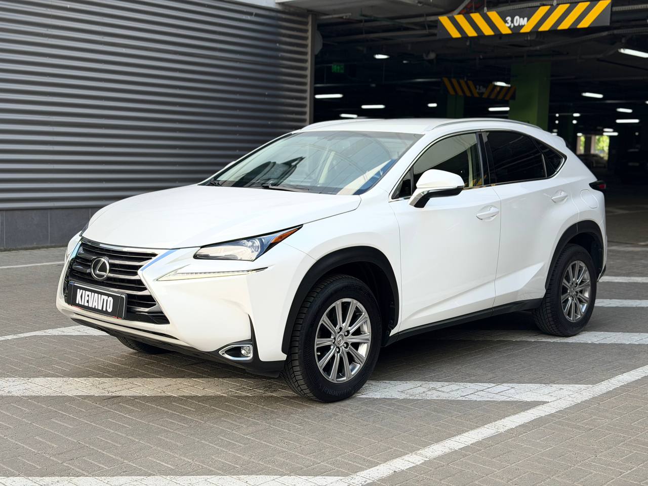 Купити Lexus NX Київ
