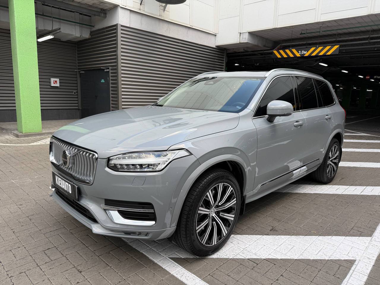Купити Volvo XC90 Київ