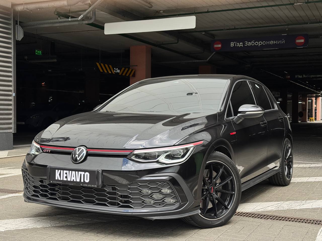 Купити Volkswagen Golf GTI Київ