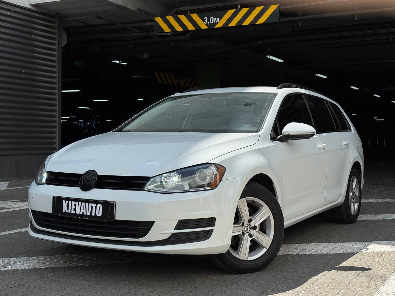 Купити Volkswagen Golf Київ