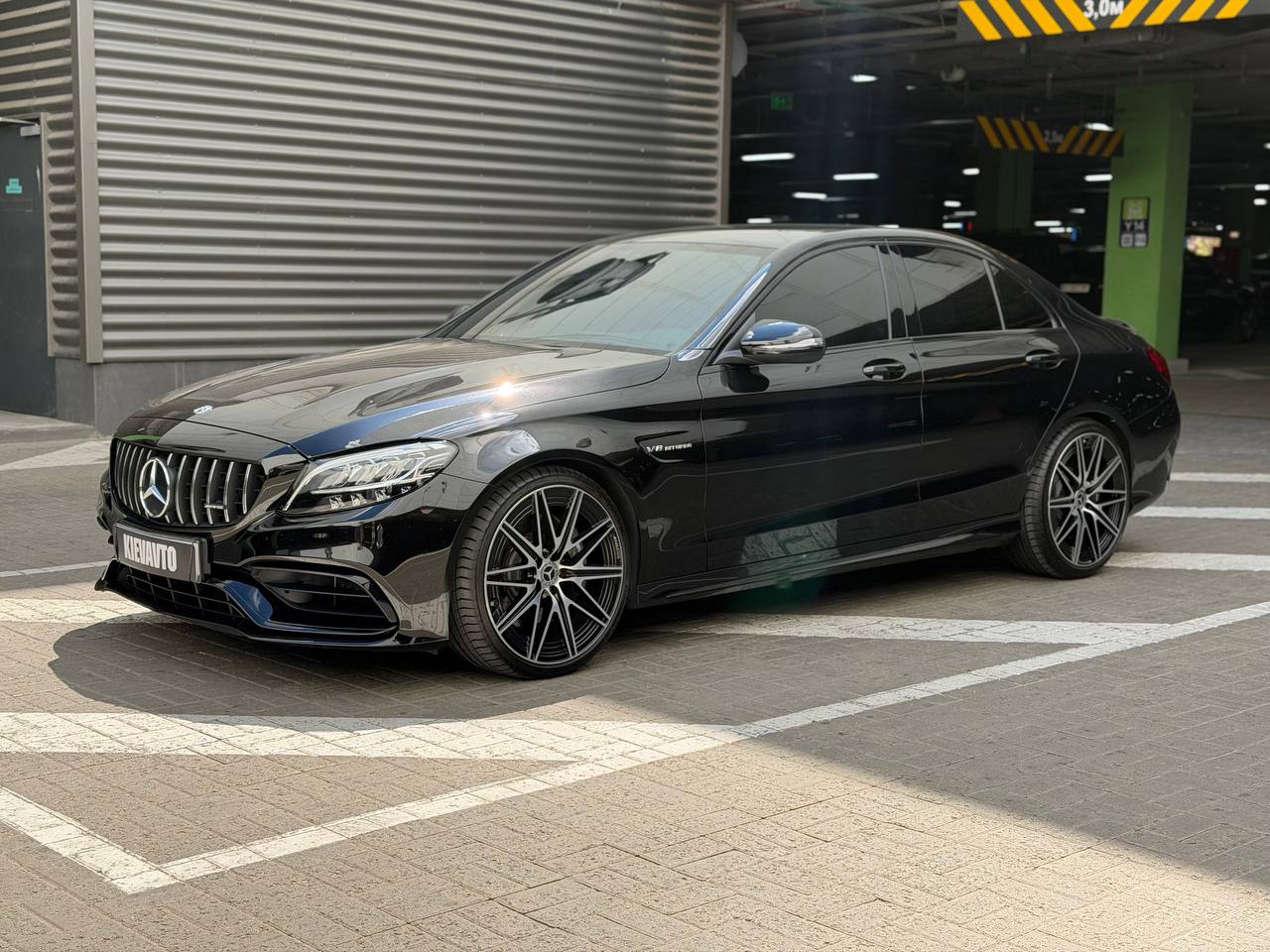 Купити Mercedes-Benz C63 Київ