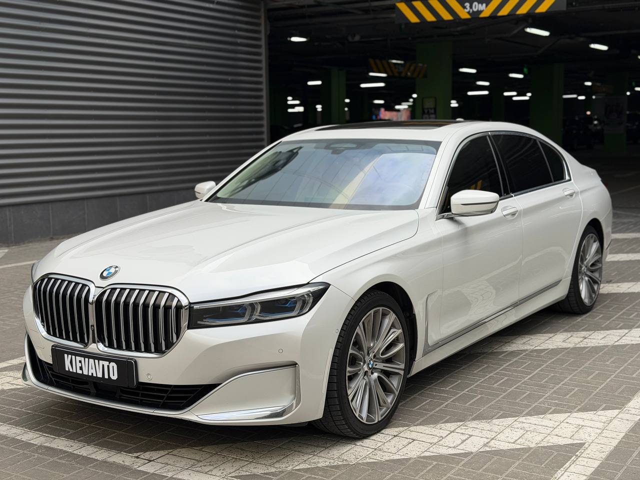 Купити BMW 750 Київ