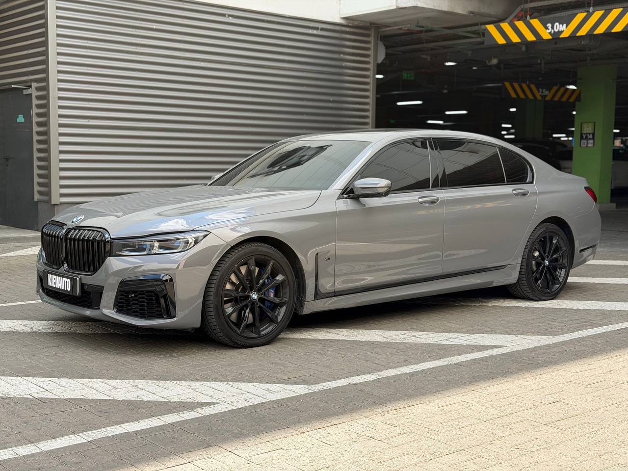 Купити BMW 740 Київ