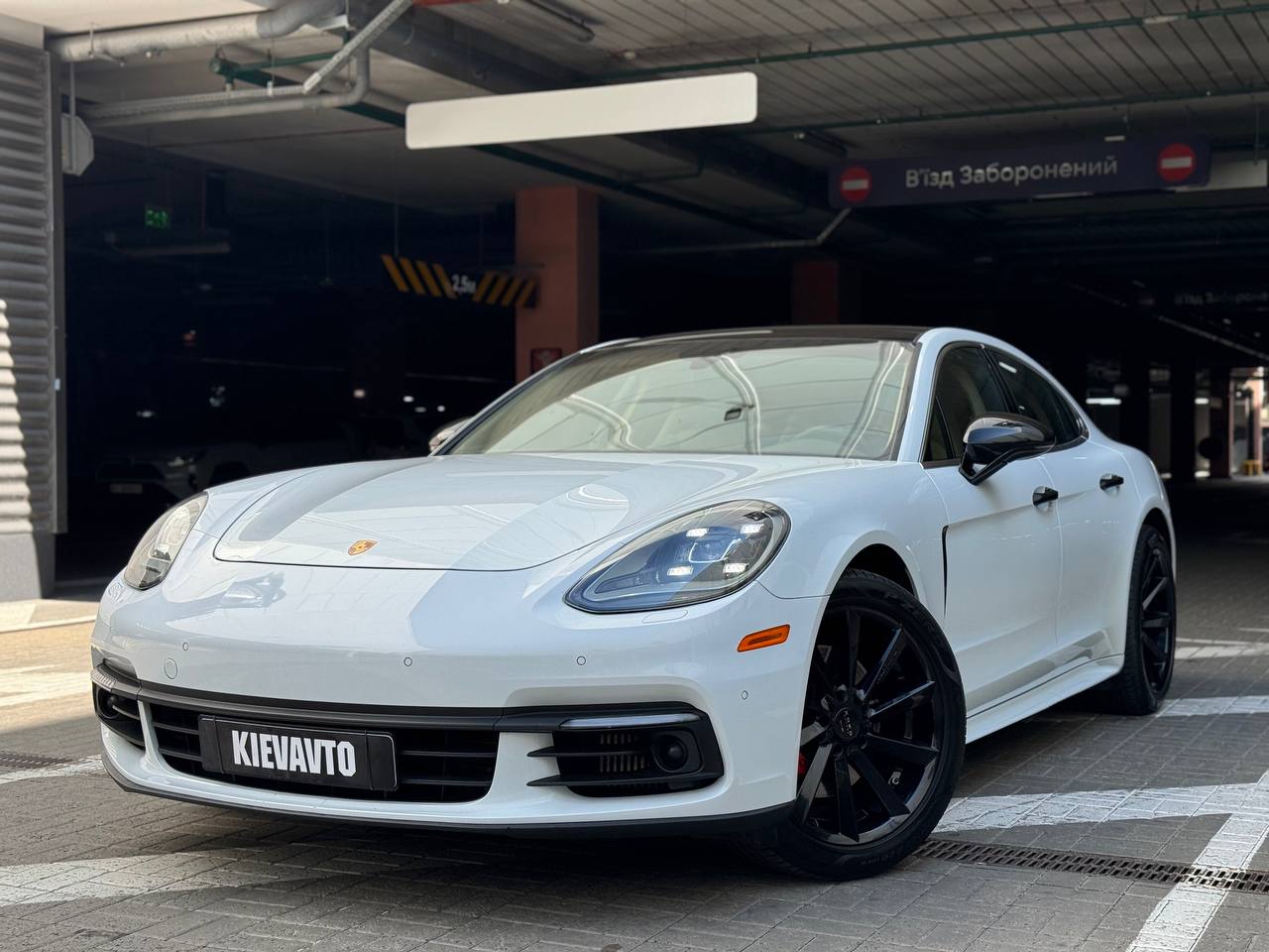 Купити Porsche Panamera 4S Київ