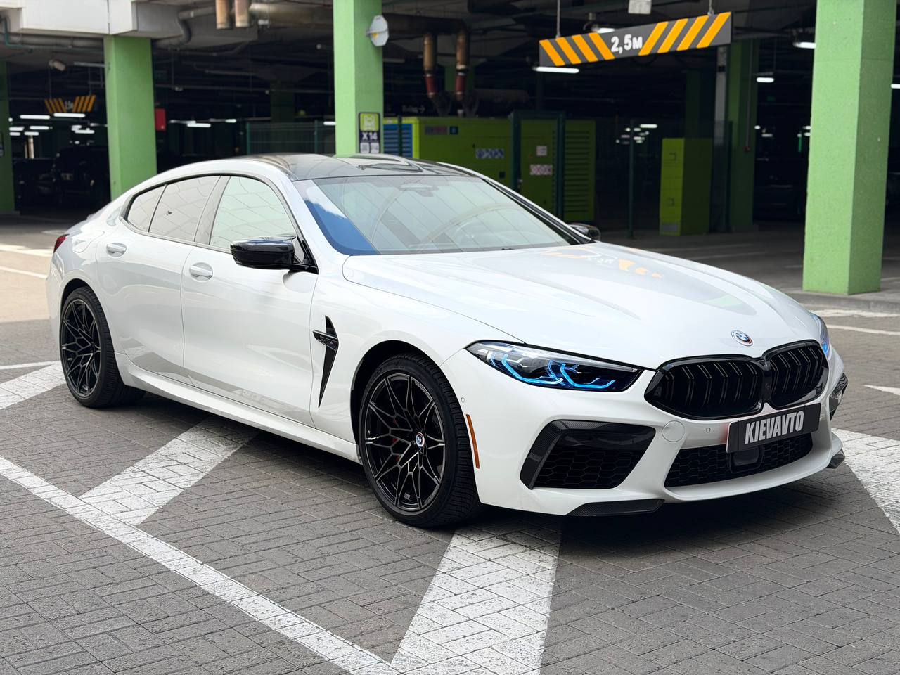 Купити BMW M8 Київ