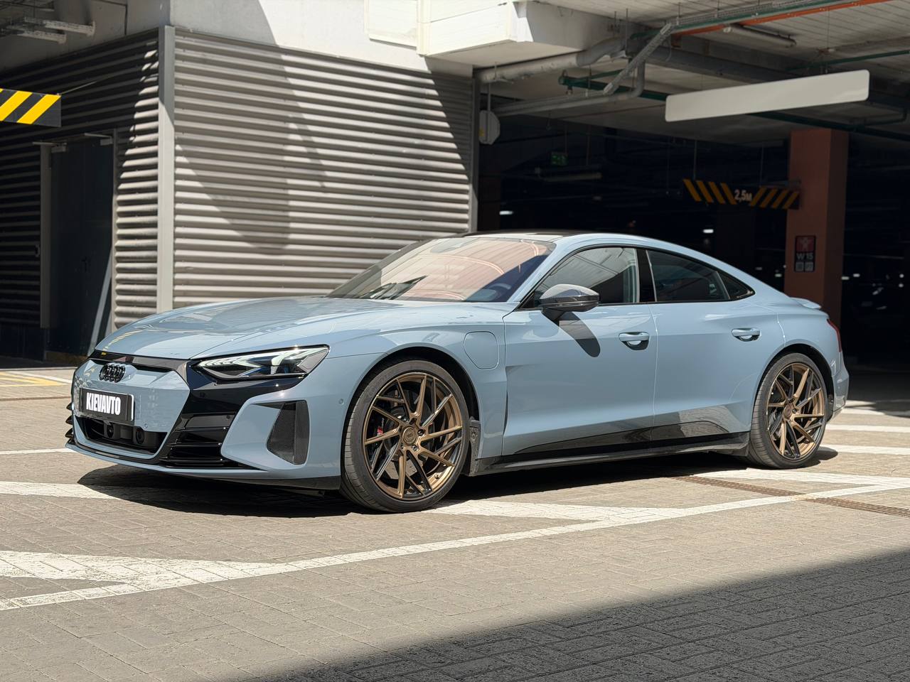 Купити Audi RS E-Tron GT Київ