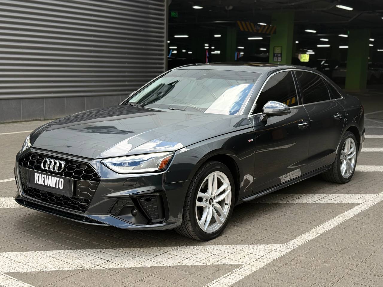 Купити Audi A4 Premium Київ