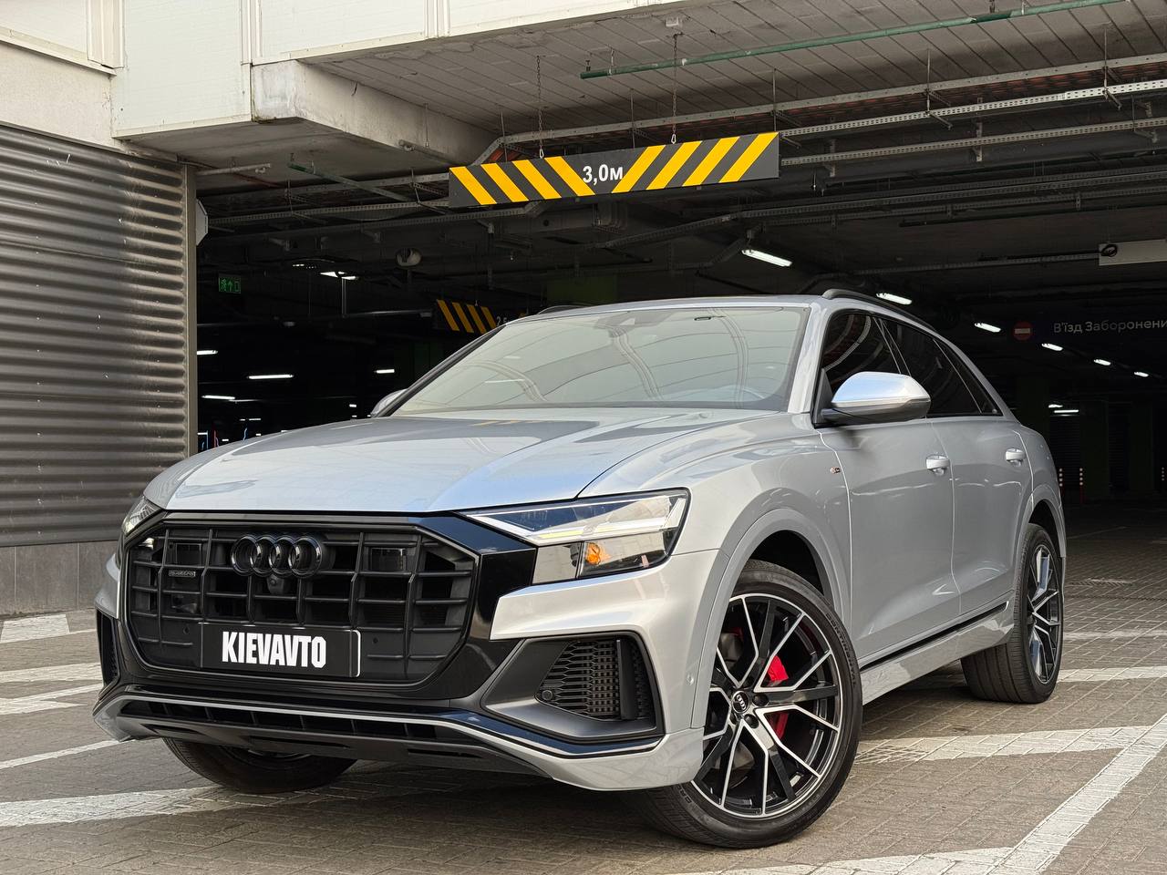 Купити Audi Q8 S-line Київ