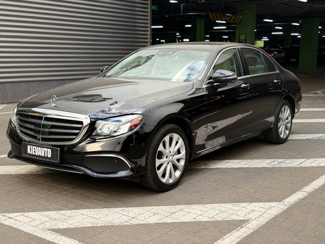 Купити Mercedes Benz e300 Київ