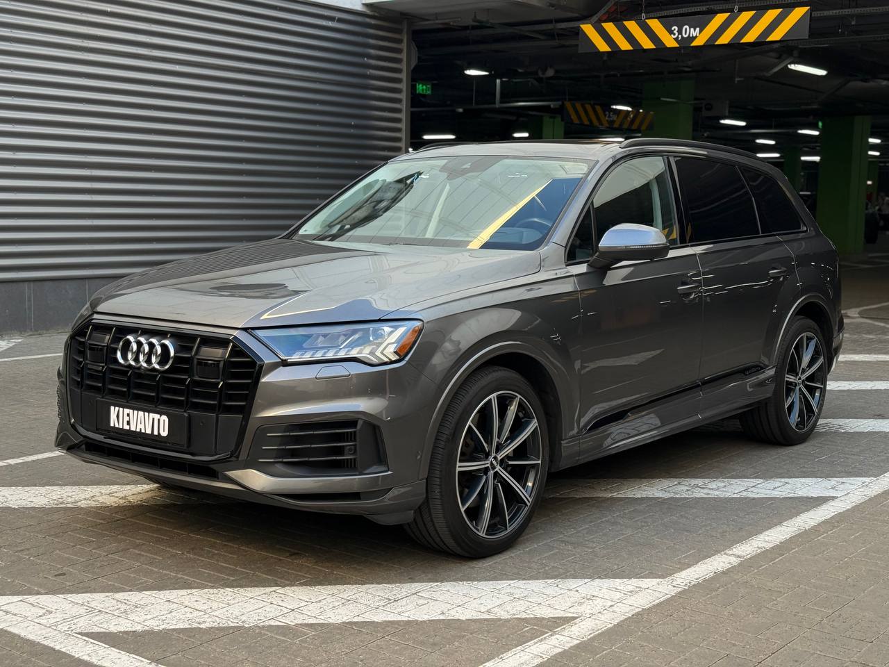 Купити Audi q7 Київ