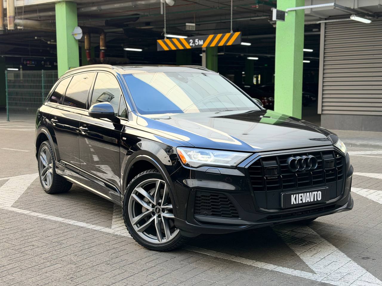 Купити Audi Q7 Київ